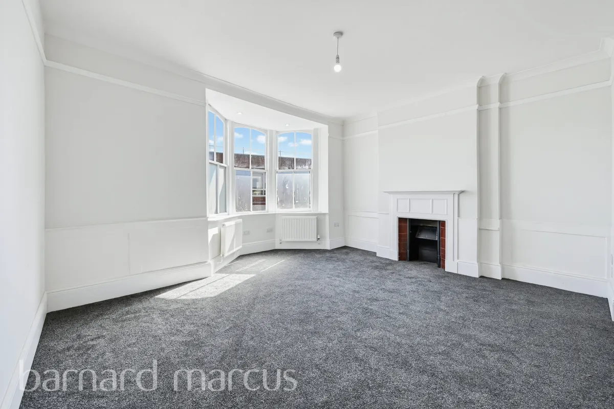 Flat Rumsey Road in Greater London