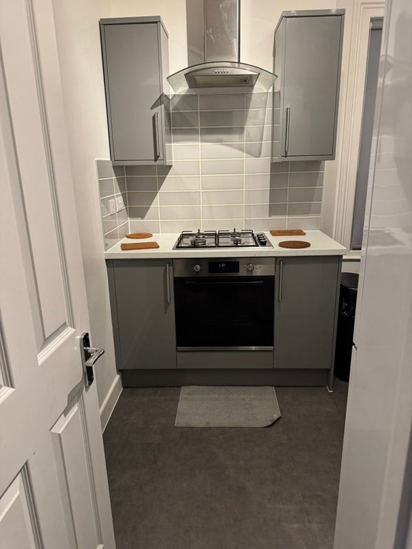 Room Alton Road in Greater London