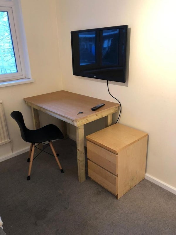 Room Southwark Park Road in Greater London