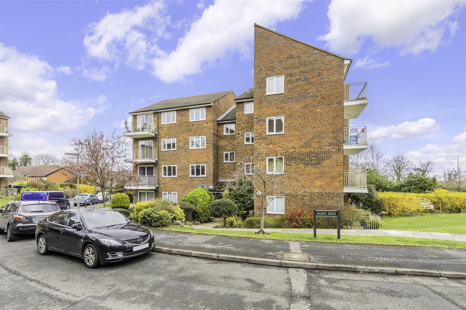Flat Basing Road in Reigate and Banstead