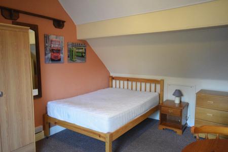 Flat Wellington Road in Wrexham