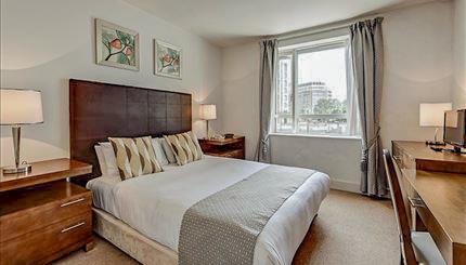 Flat Westferry Circus in Greater London