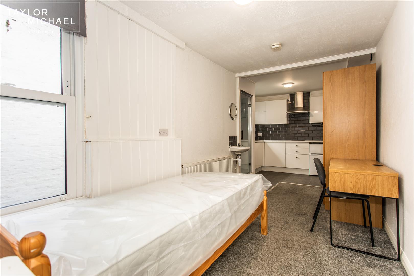 Room Bedford Square in Brighton