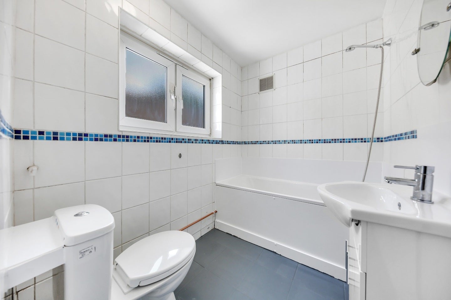 Room Paul Street in Greater London