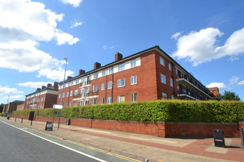 Flat Eccles New Road in Salford