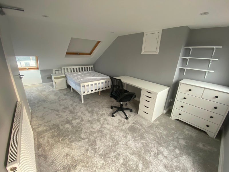 Room Iffley Road in Greater London
