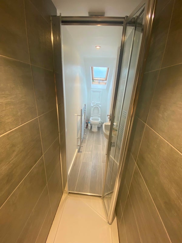 Room Iffley Road in Greater London