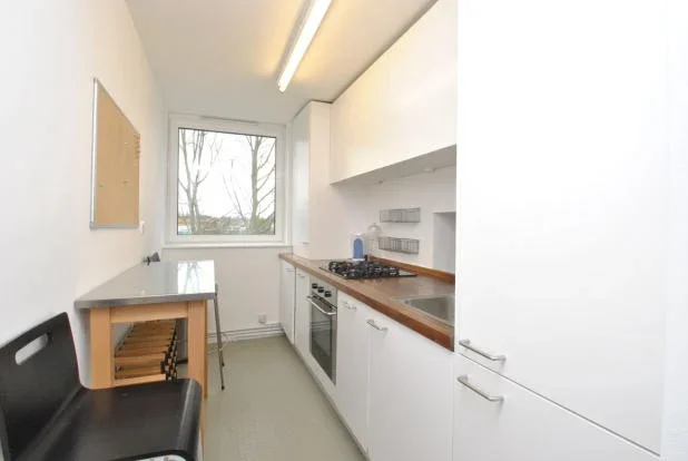 Flat Aldsworth Close in City of Westminster