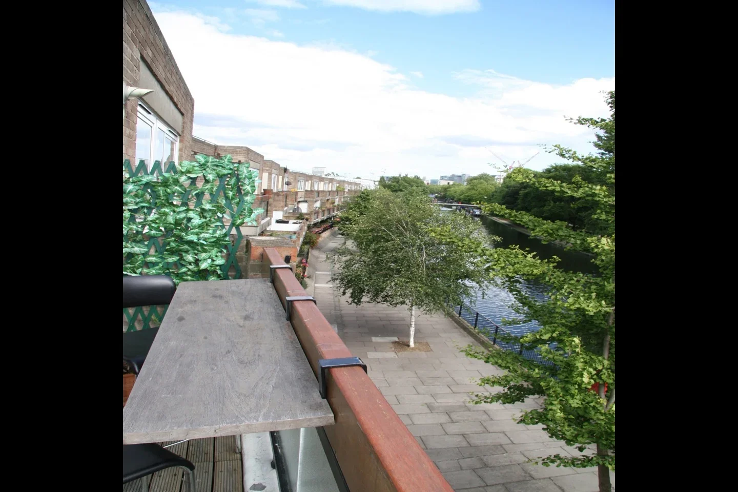 Flat Aldsworth Close in City of Westminster