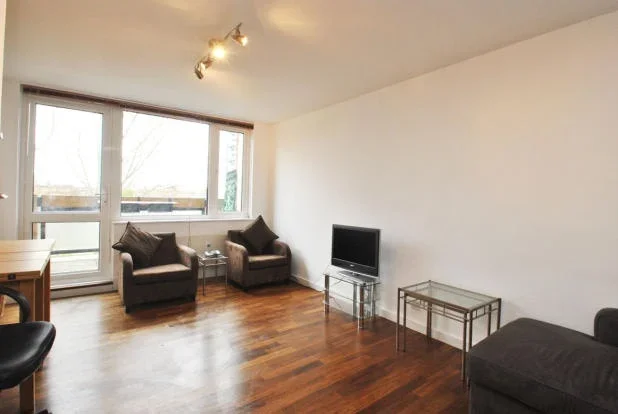 Flat Aldsworth Close in City of Westminster