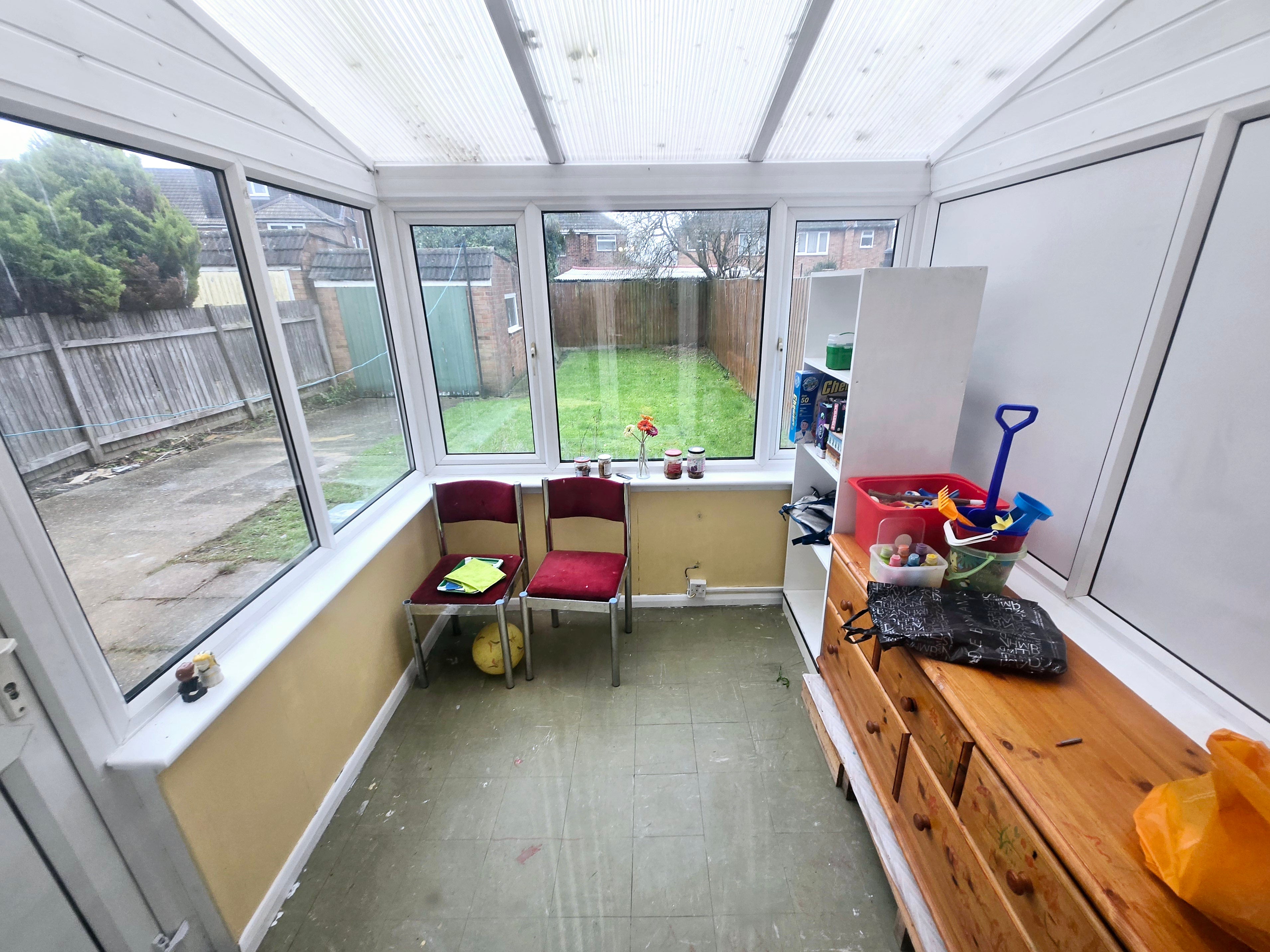 House Canford Avenue in Greater London