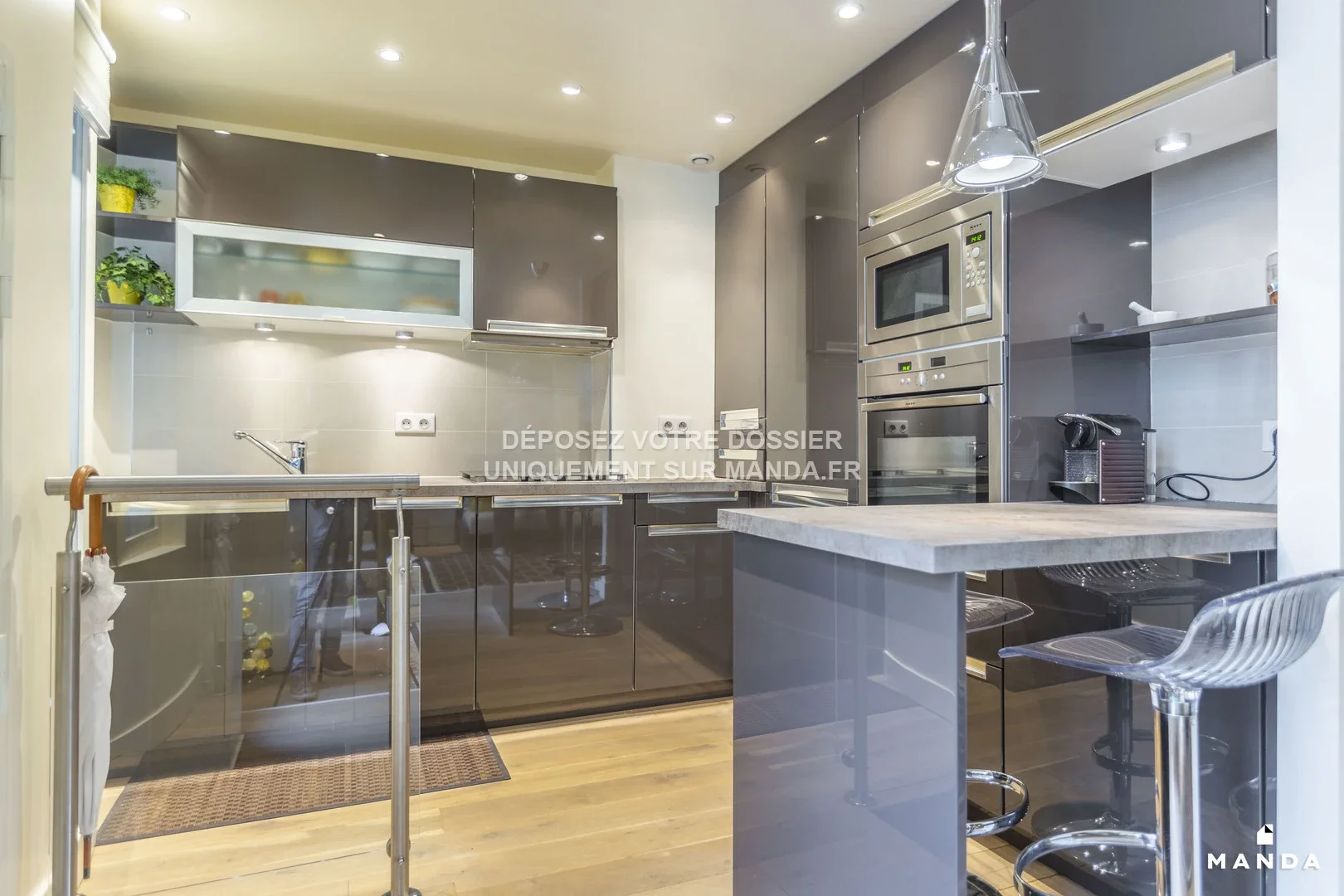 Flat Rue de Verneuil in Paris