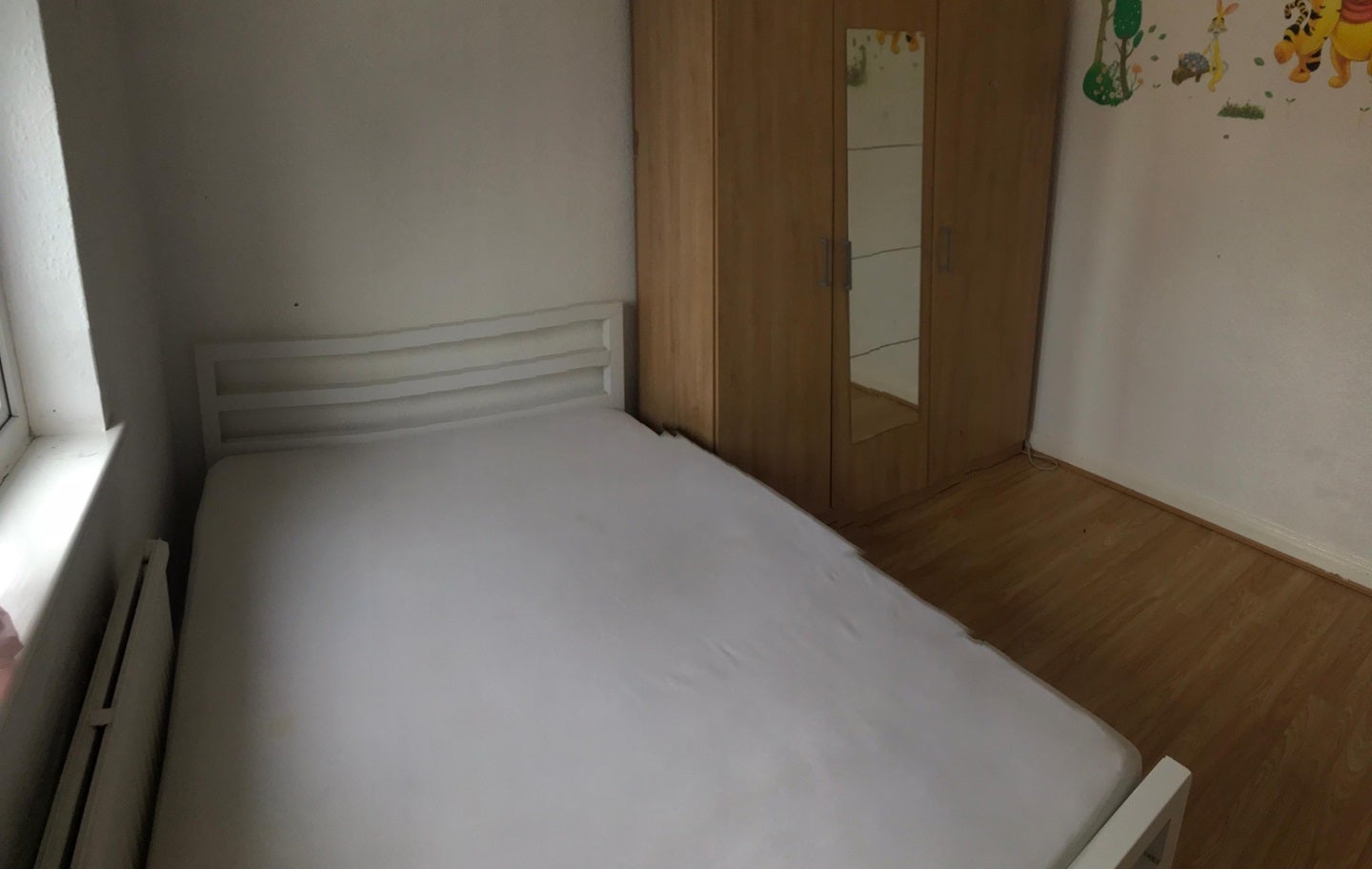 Room Hampden Road in Greater London