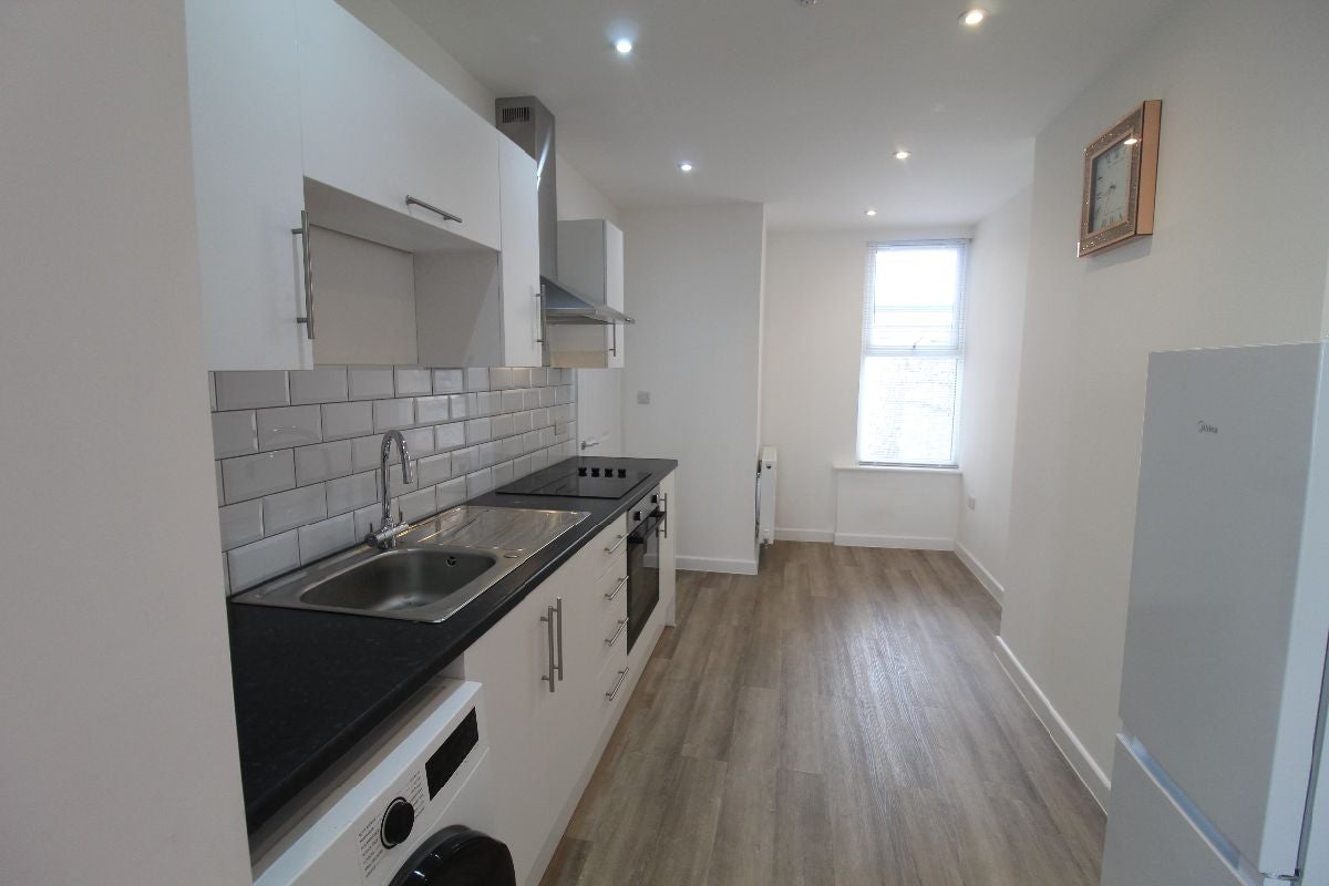 Room Locking Road in Weston-super-Mare