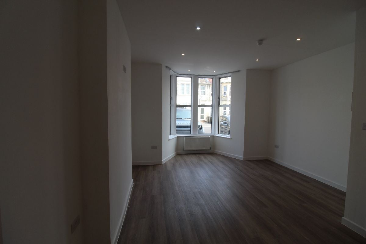 Room Locking Road in Weston-super-Mare