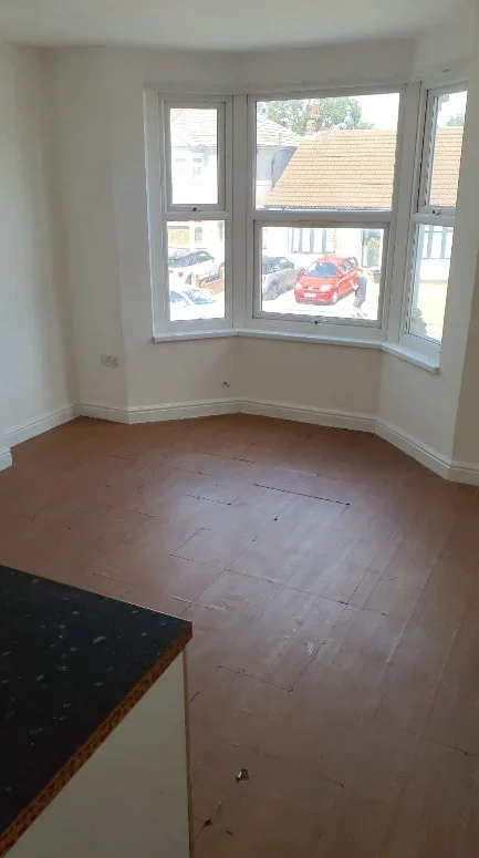 Flat Havering Road in Greater London