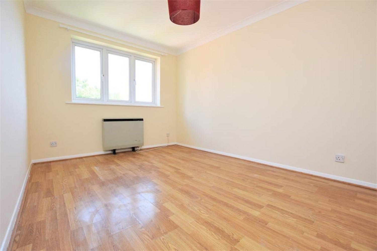 Flat Capstan Close in Greater London