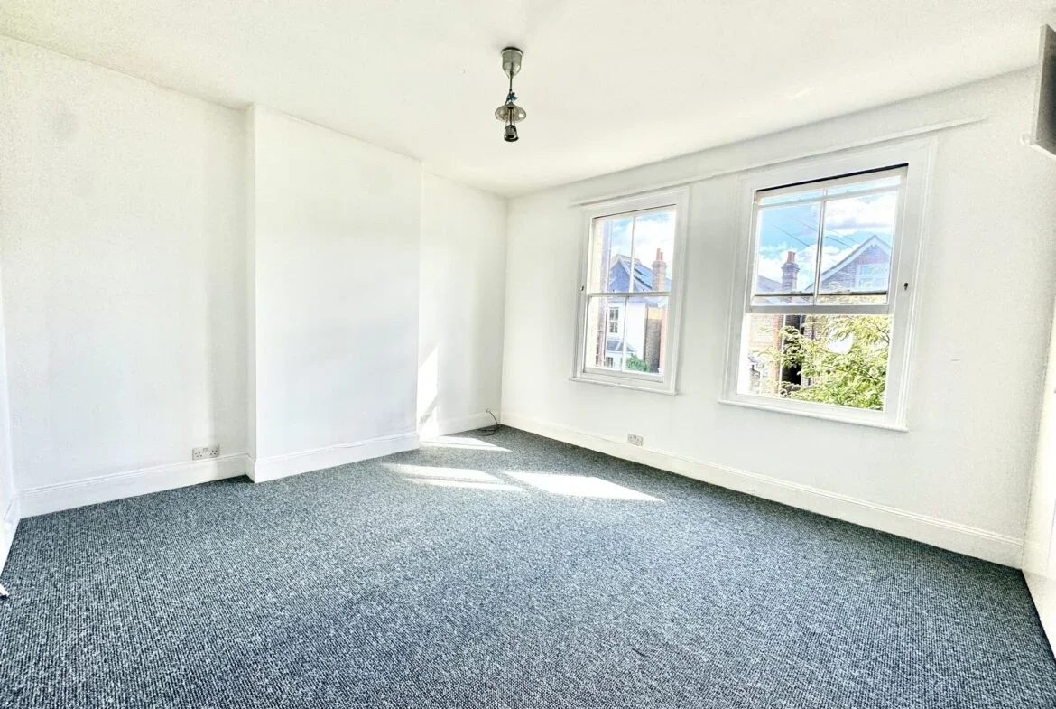 Room Chatham Road in Greater London