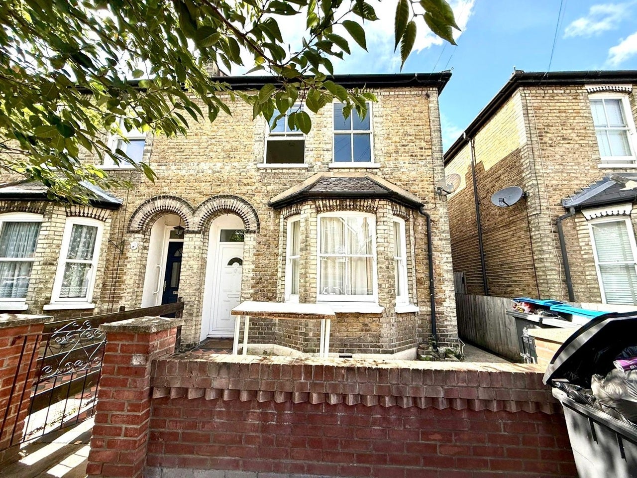 Room Chatham Road in Greater London