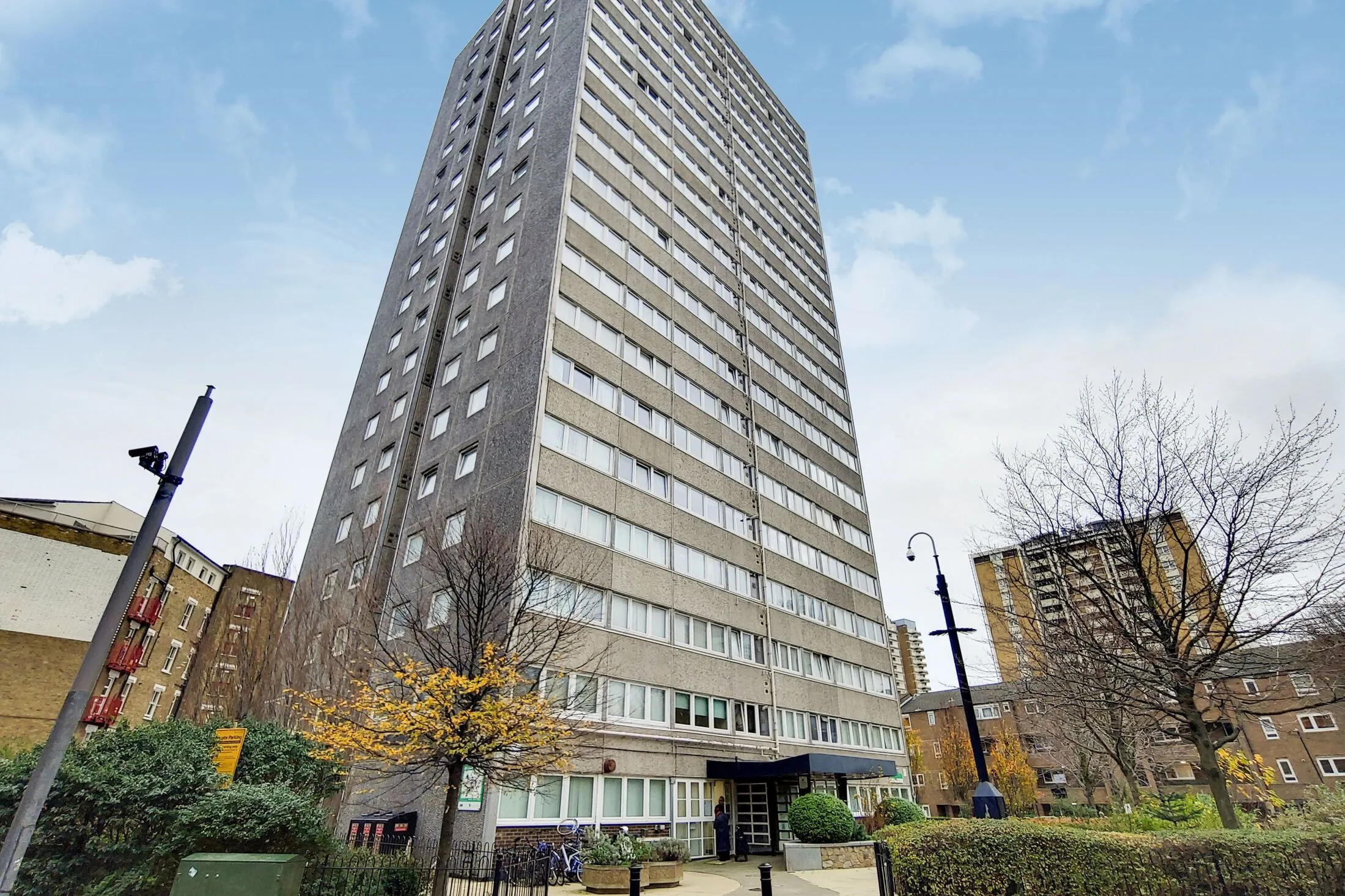 Flat Lever Street in Greater London