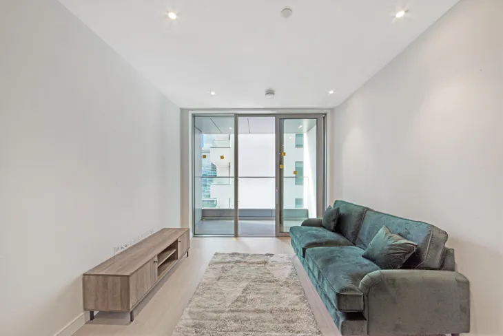 Flat Water Street in Greater London