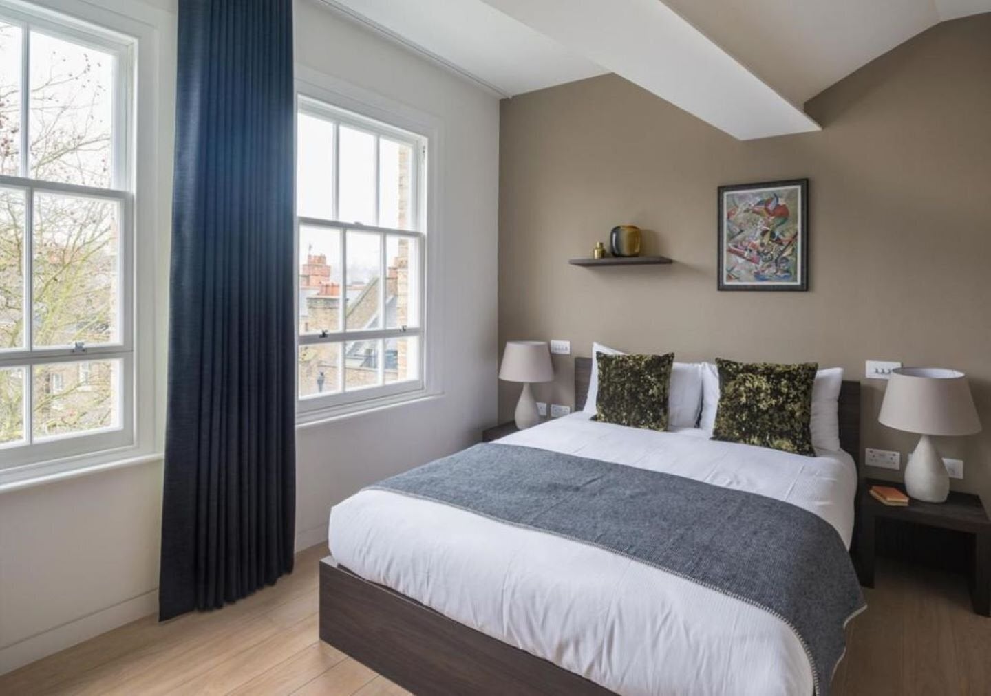 Flat Oriel Place in Greater London