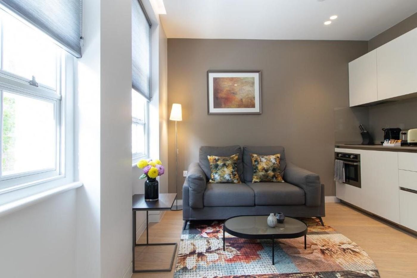 Flat Oriel Place in Greater London