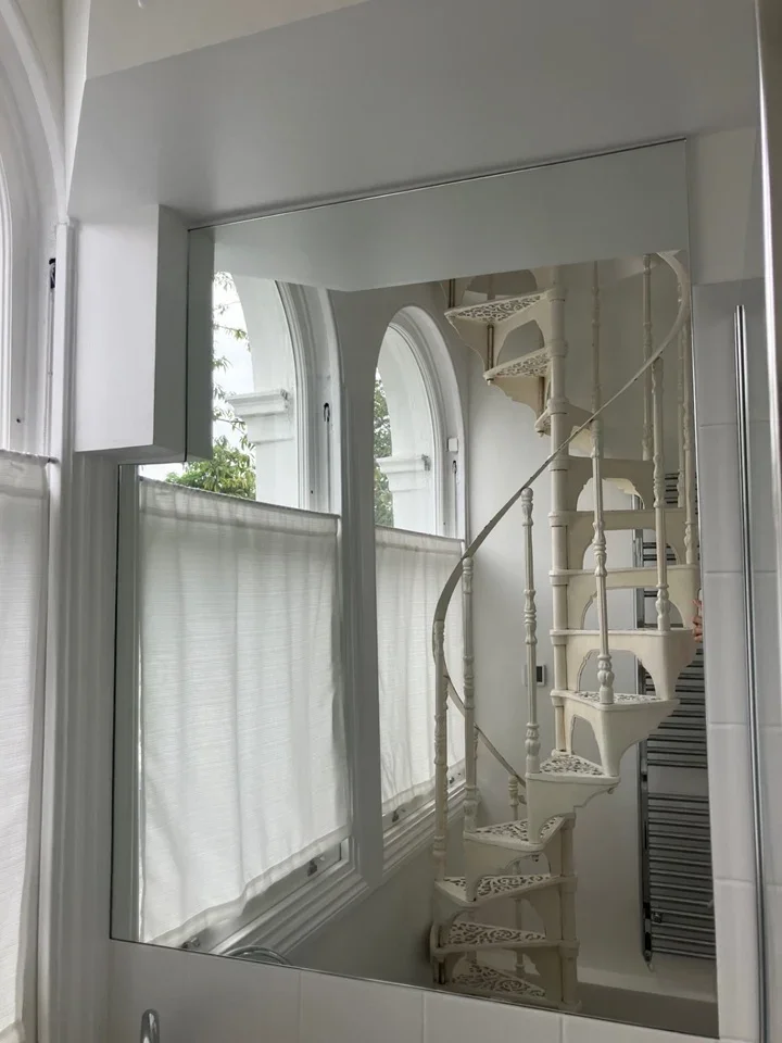 Flat Arundel Gardens in Greater London