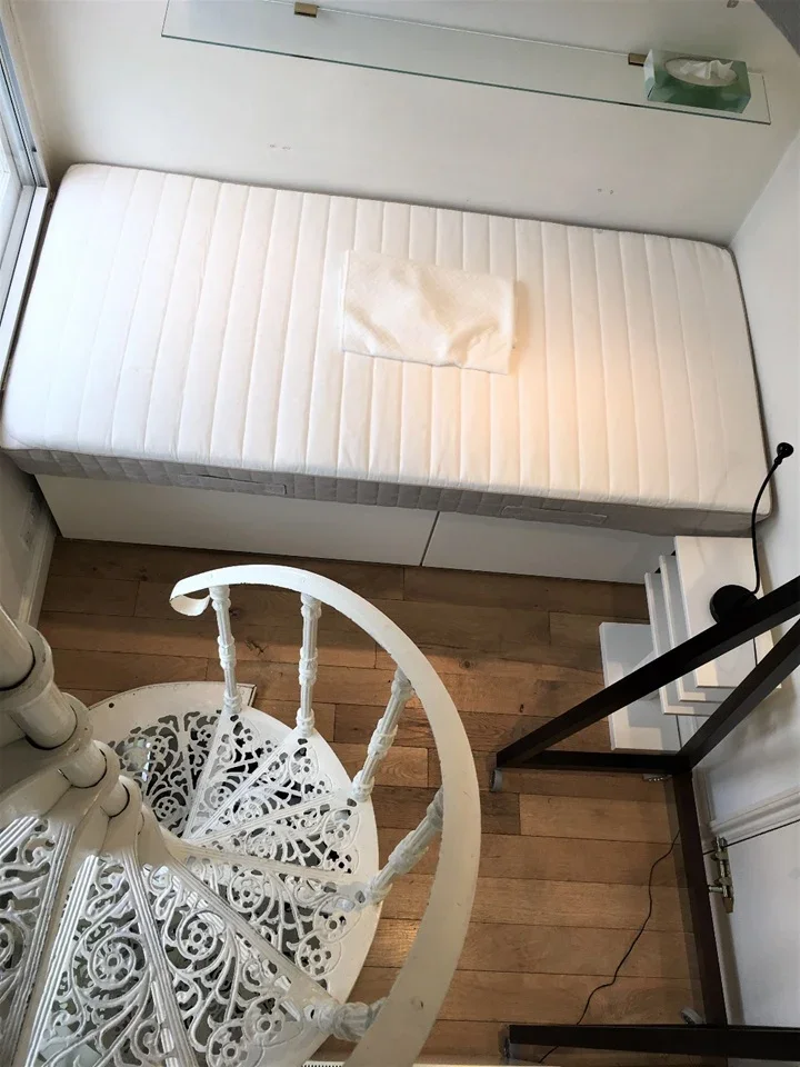 Flat Arundel Gardens in Greater London