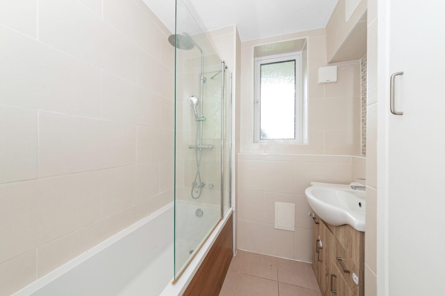 Flat Elmworth Grove in Greater London