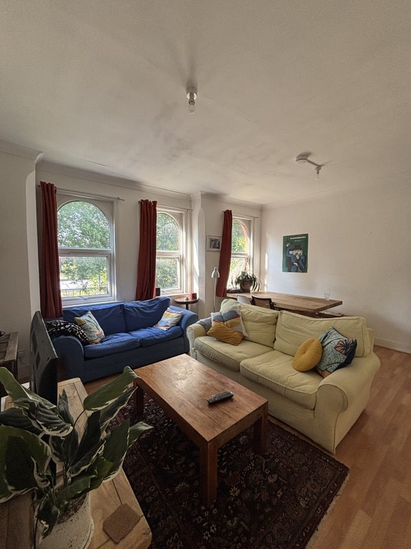 Room Glengarry Road in Greater London