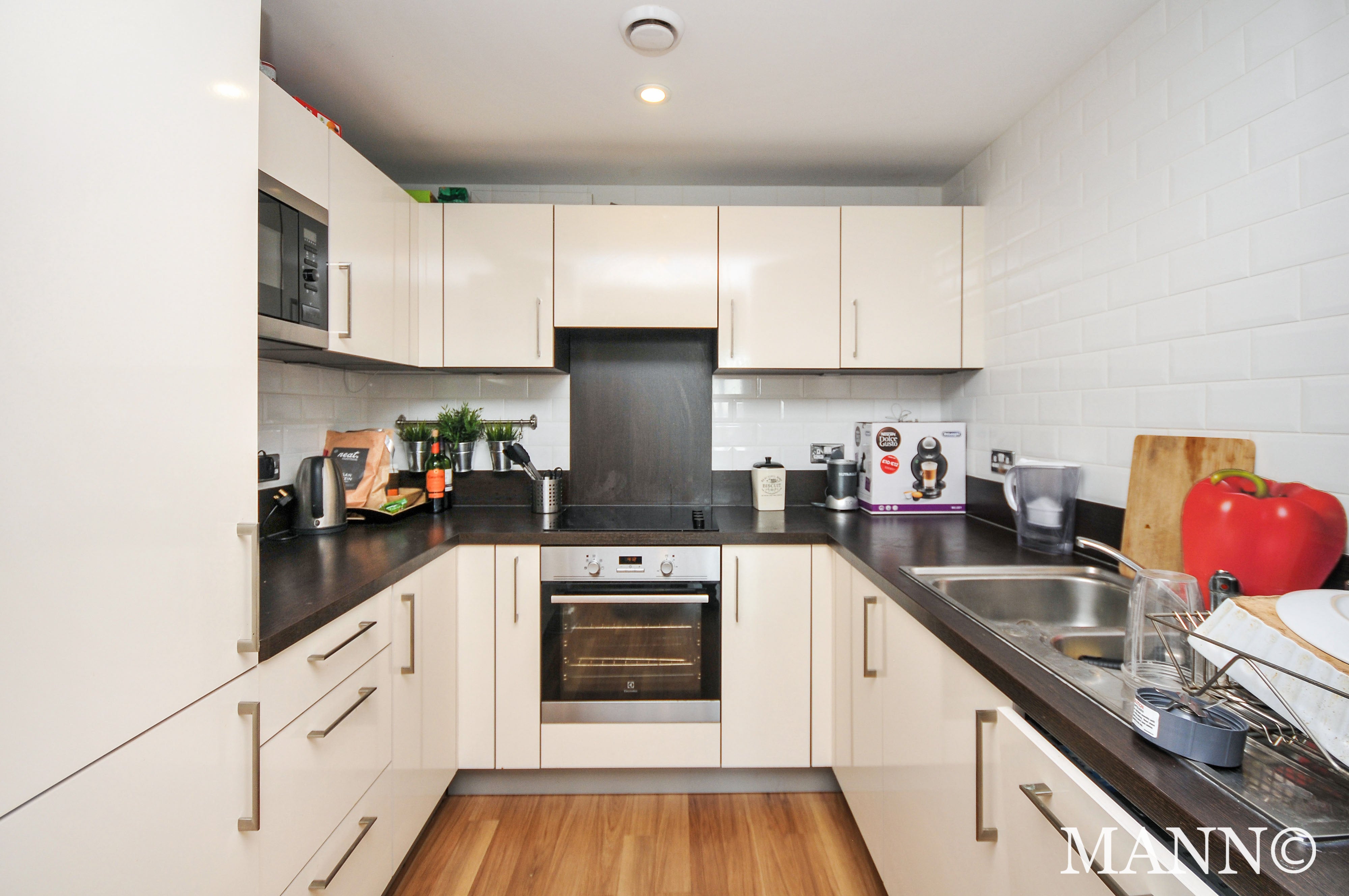 Flat Cornmill Lane in Greater London