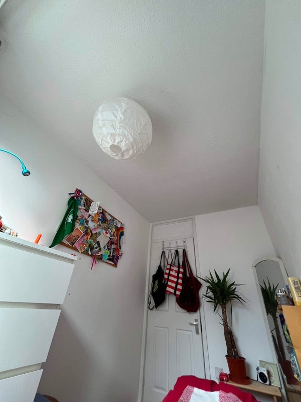 Room Surr Street in Greater London