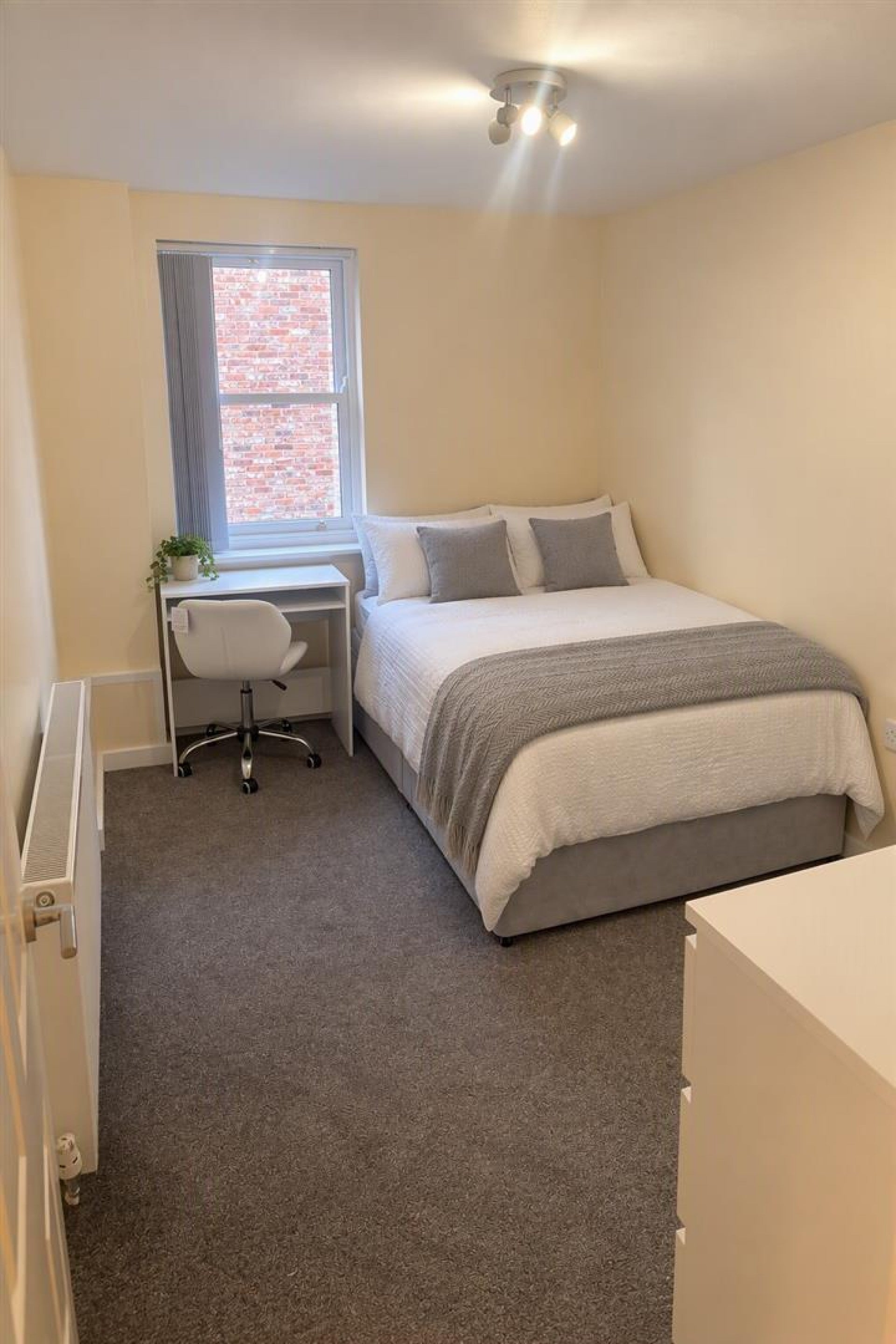 Flat Wilmslow Road in Manchester