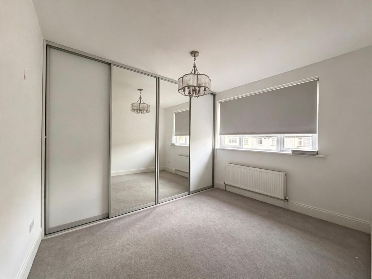 House Firham Park Avenue in Greater London