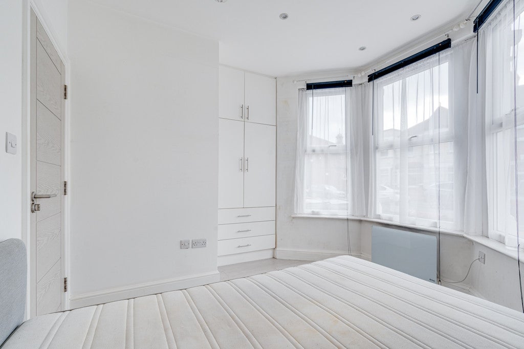 Flat Willingdon Road in Greater London