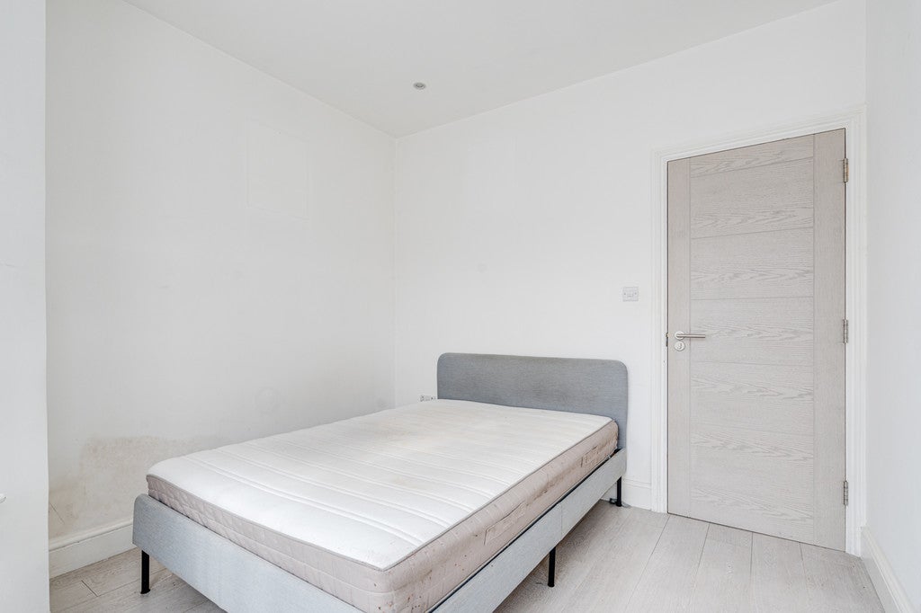 Flat Willingdon Road in Greater London