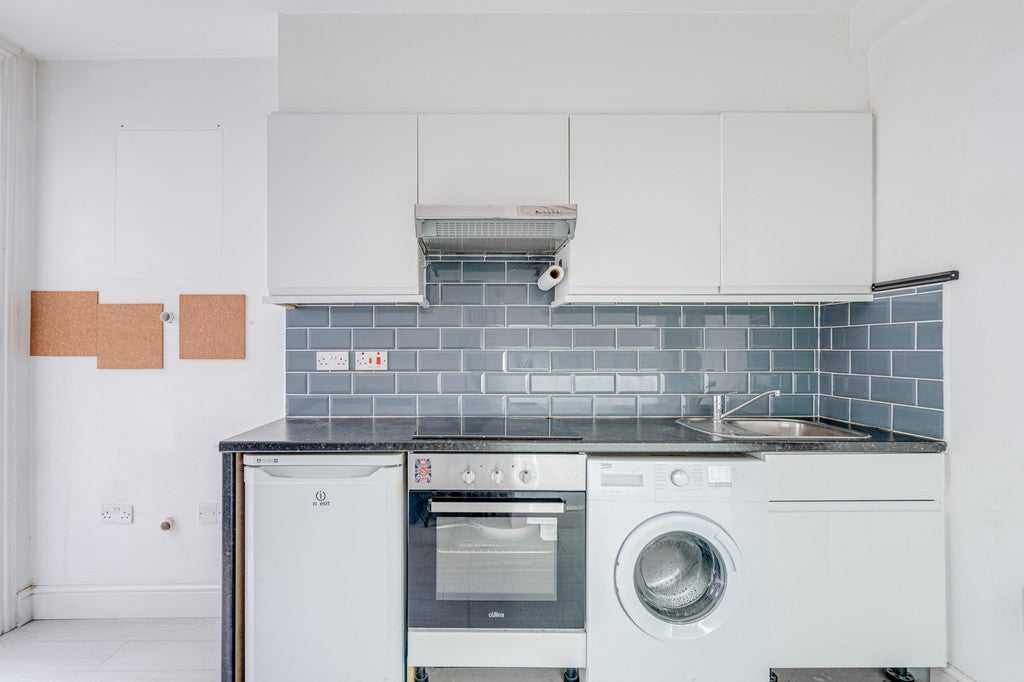 Flat Willingdon Road in Greater London