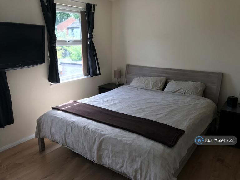 House Northcliffe Close in Epsom and Ewell