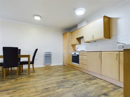 Flat Alençon Link in Basingstoke and Deane