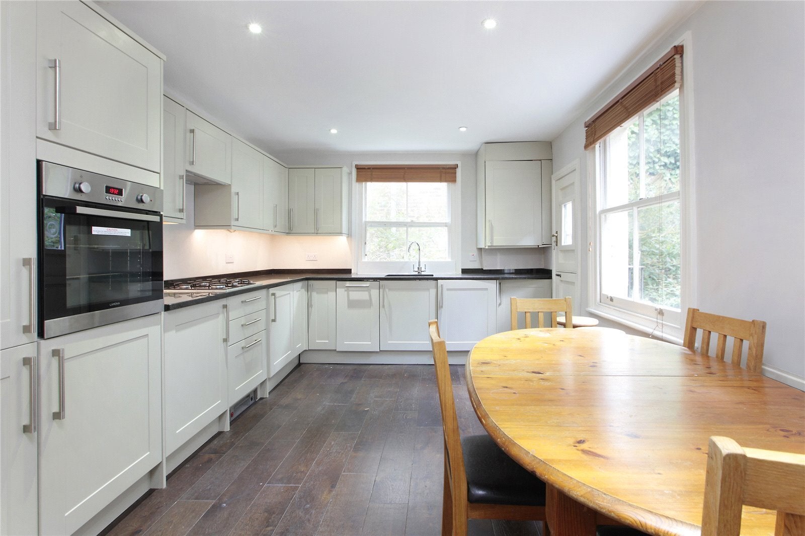 Flat Aliwal Road in Greater London