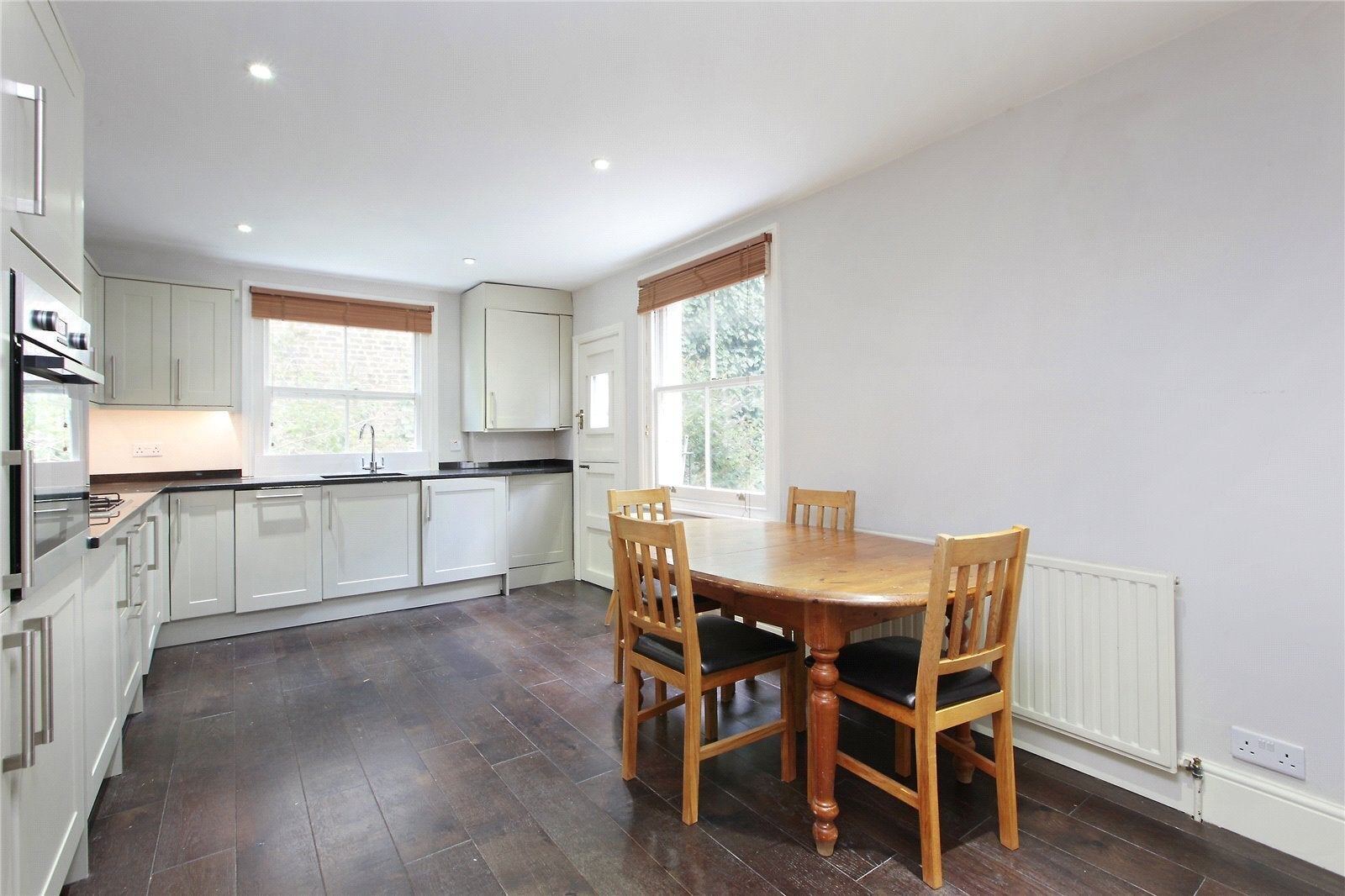 Flat Aliwal Road in Greater London
