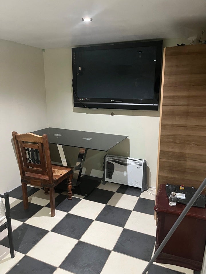 Room Bullsmoor Ride in Greater London