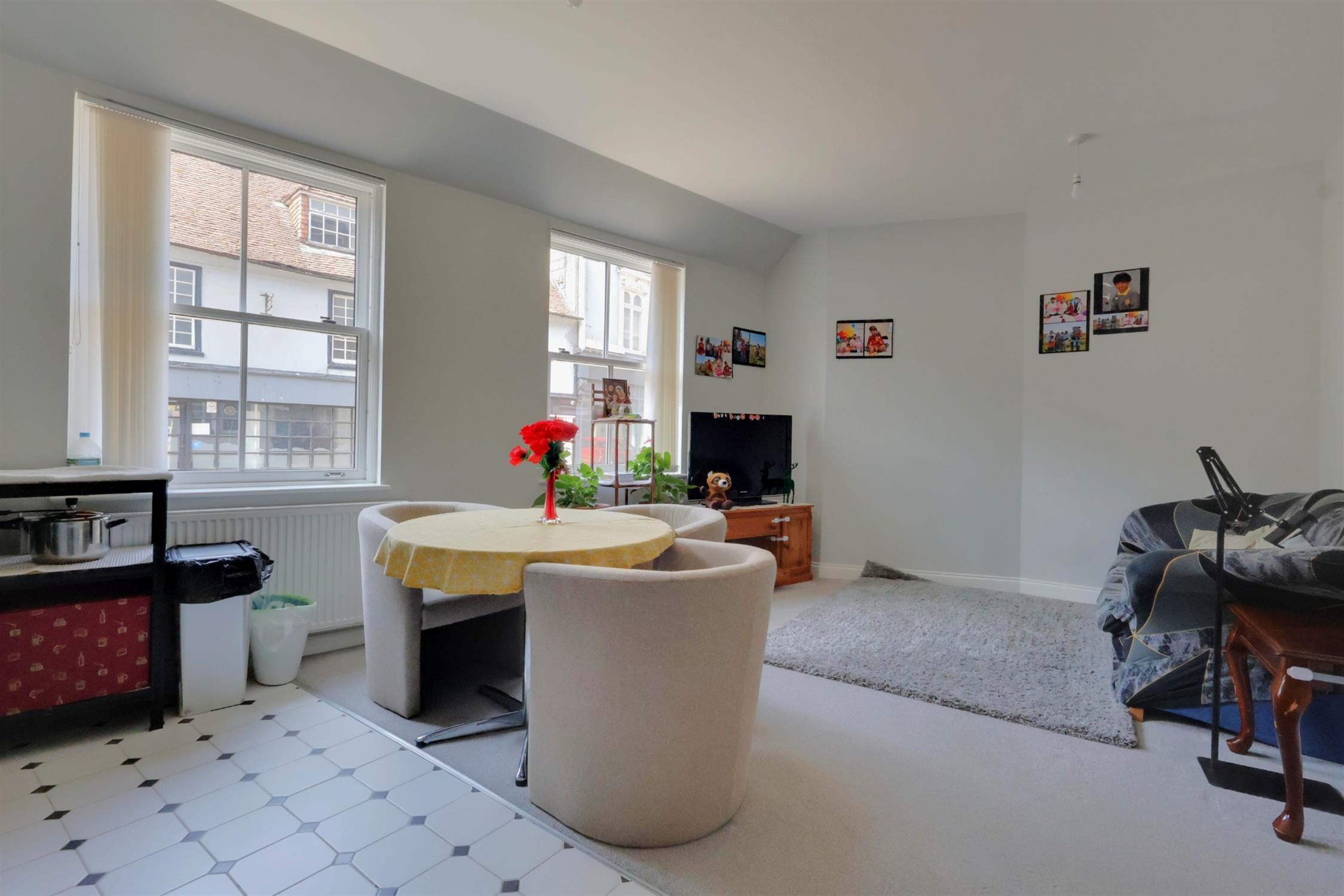 Flat East Street in Havant