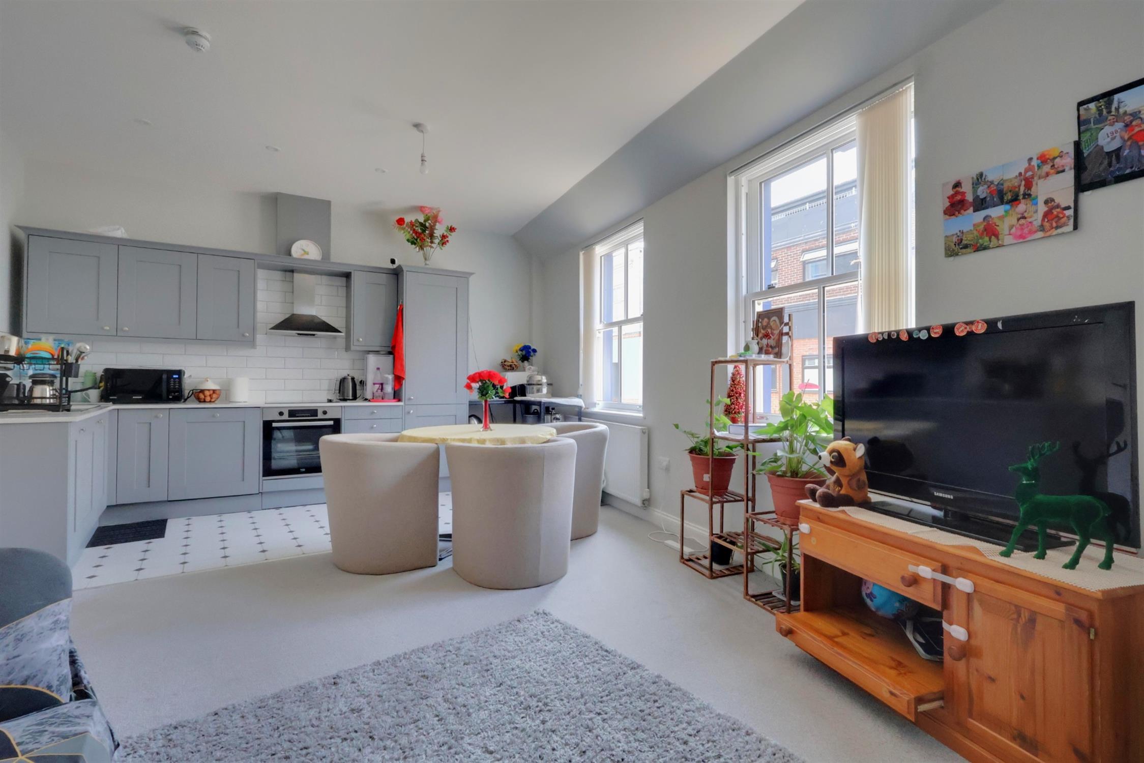Flat East Street in Havant