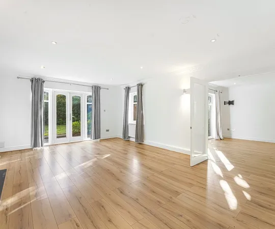 House Hanger Hill in Elmbridge