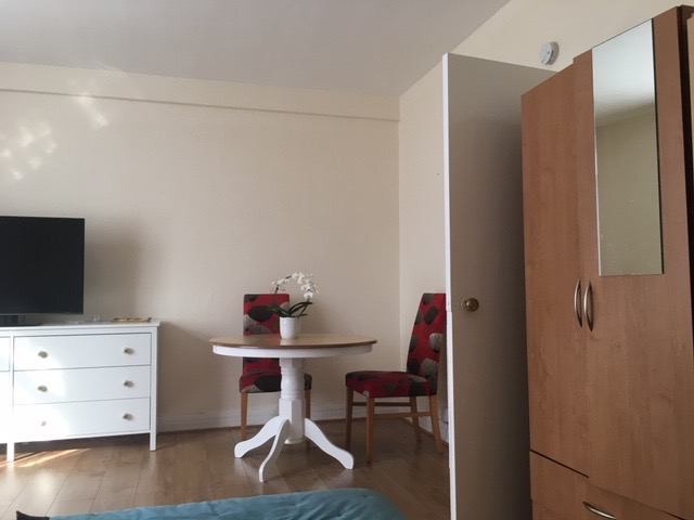 Flat Upper Berkeley Street in City of Westminster