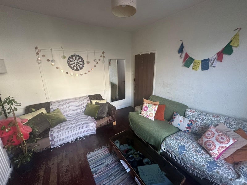 Room Bellefields Road in Greater London