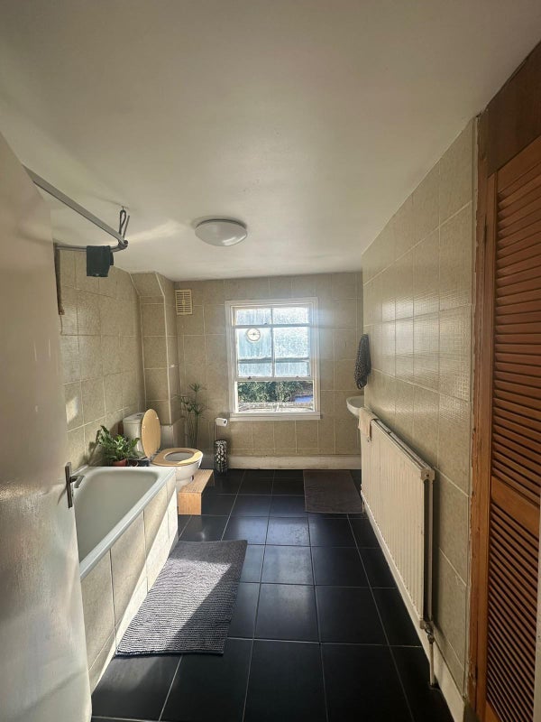 Room Bellefields Road in Greater London