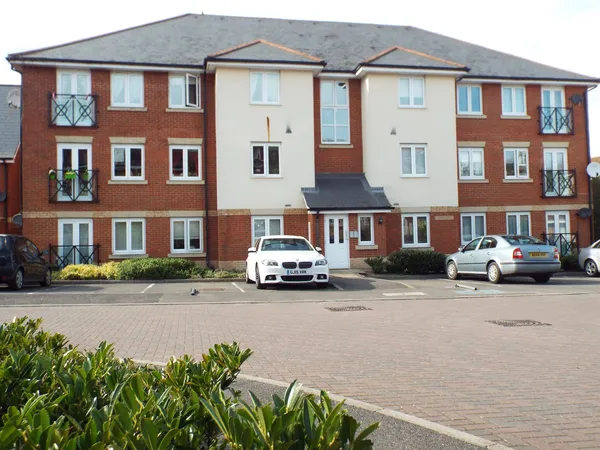 Flat Wharfdale Square in Maidstone